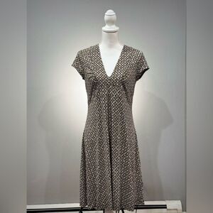 CLEARANCE! Tan Axcess Casual V-Neck Dress Size M EUC